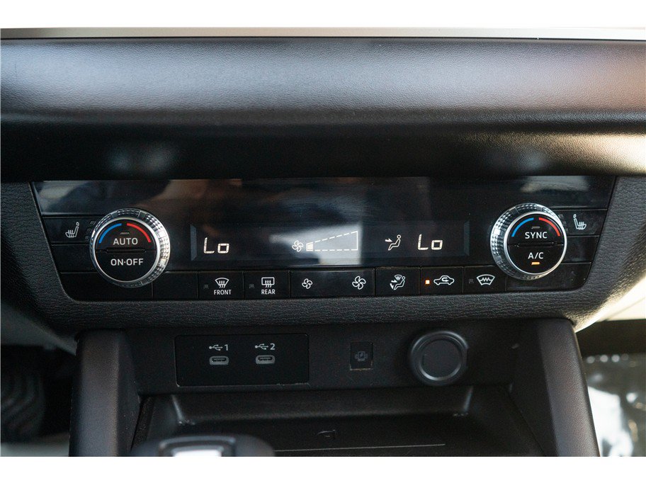 Used 2025 Mitsubishi Outlander AWD image 17