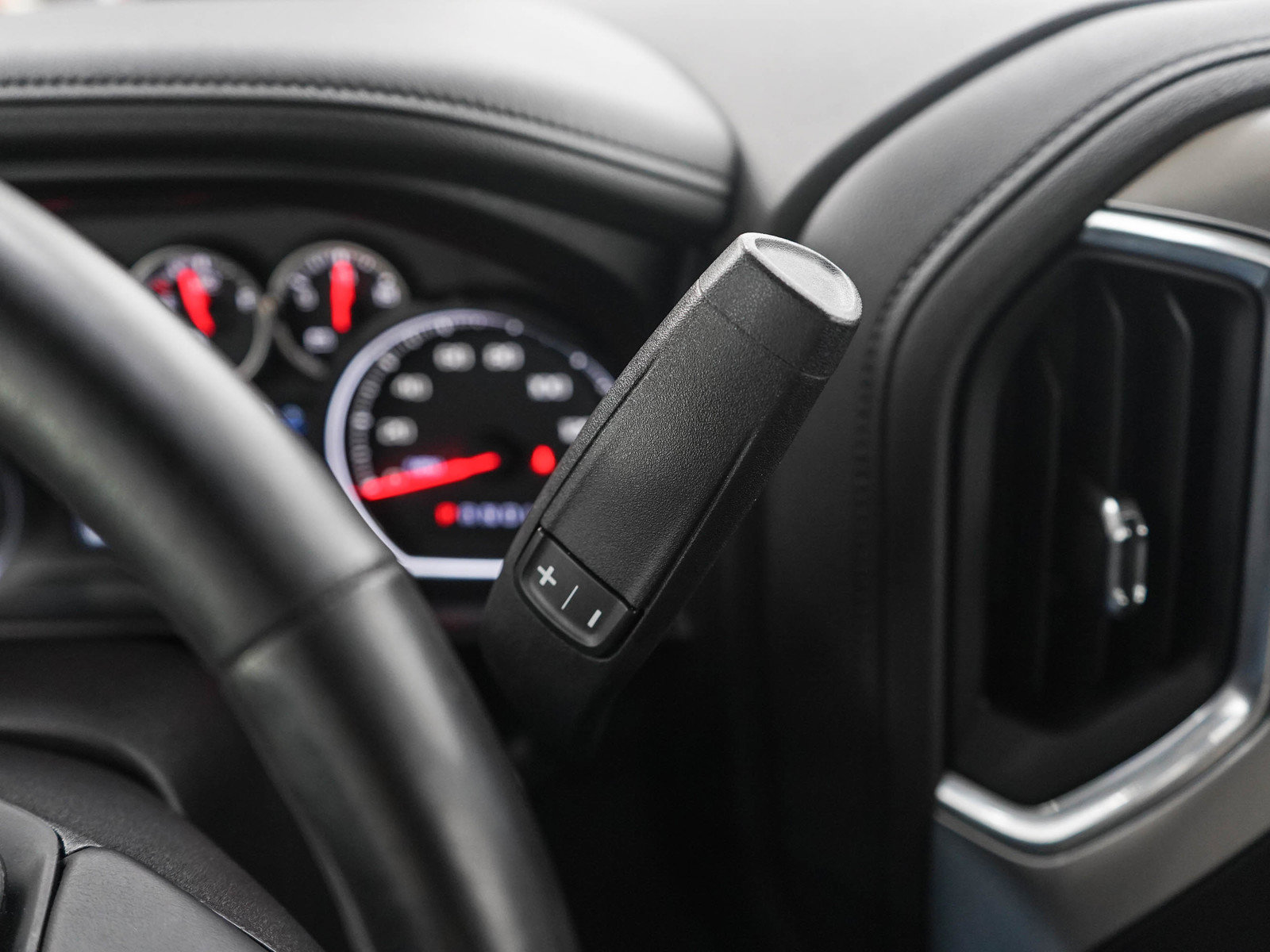 Used 2019 Chevrolet Silverado 1500 LTZ AWD/4WD image 22