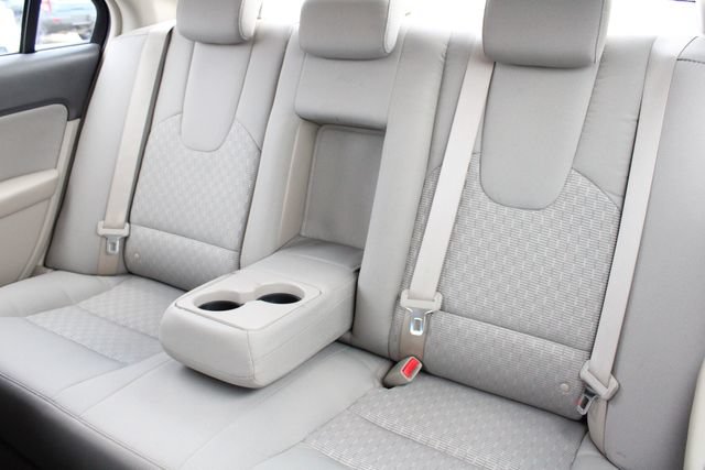 Used 2010 Ford Fusion SE FWD image 20