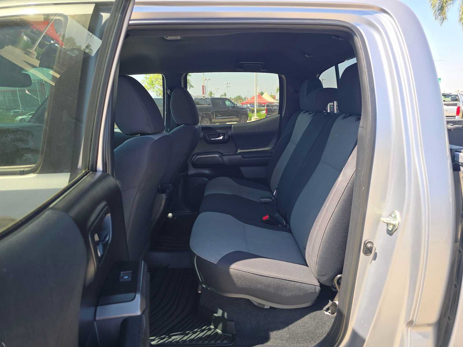 Used 2020 Toyota Tacoma TRD Sport w/ Technology Package RWD image 18