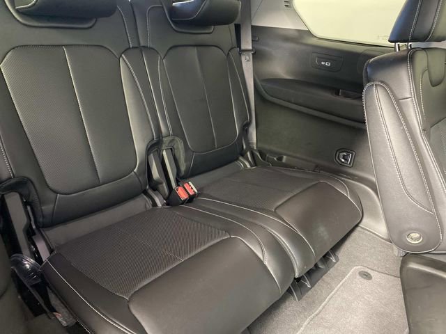 Used 2022 Jeep Grand Cherokee L Limited w/ Luxury Tech Group II image 13