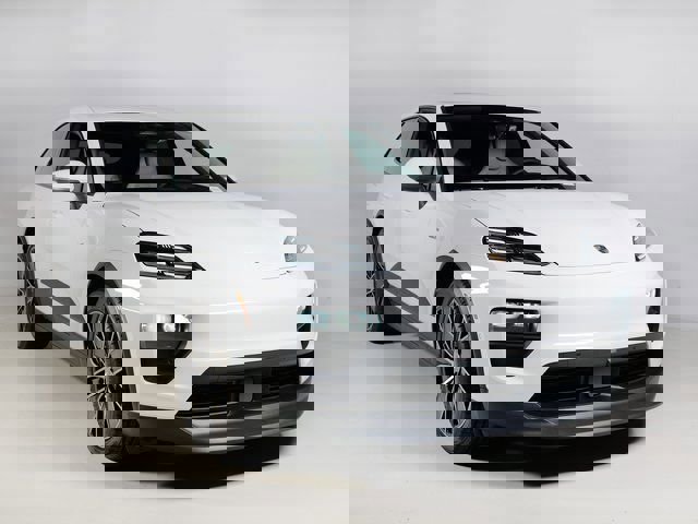 New 2026 Porsche Macan 4 Electric image 7