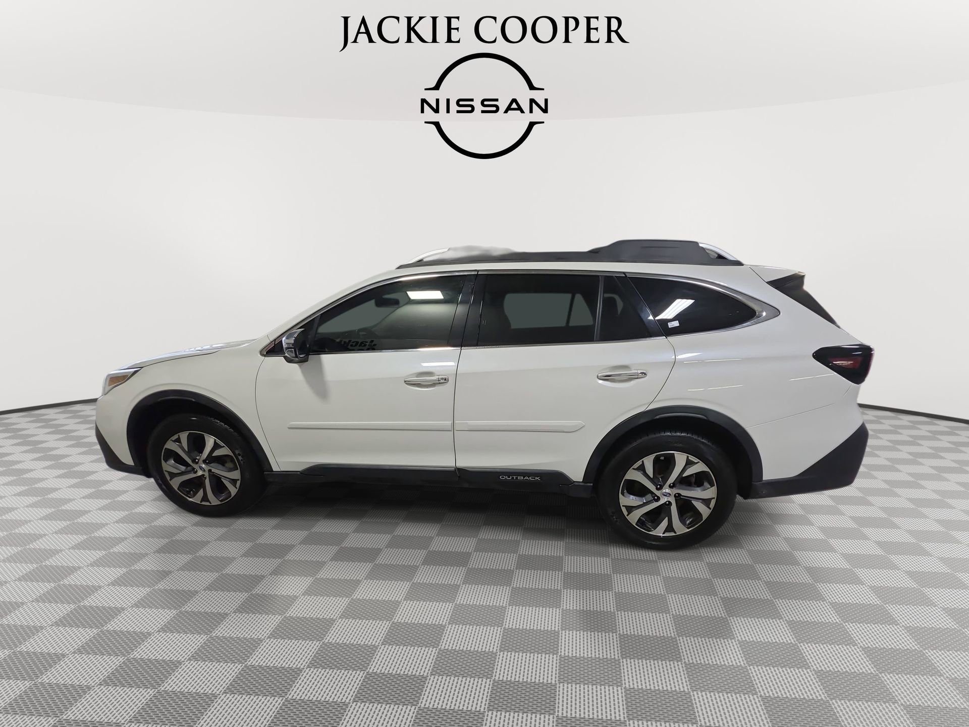 Used 2020 Subaru Outback Touring XT AWD/4WD image 8