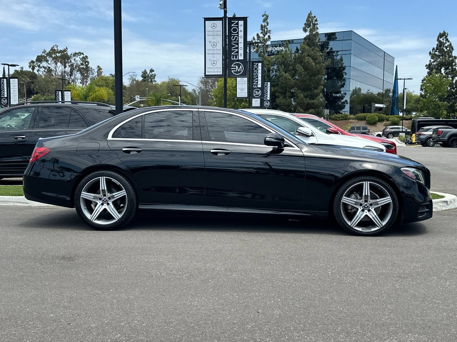 Used 2019 Mercedes-Benz E 300 image 2