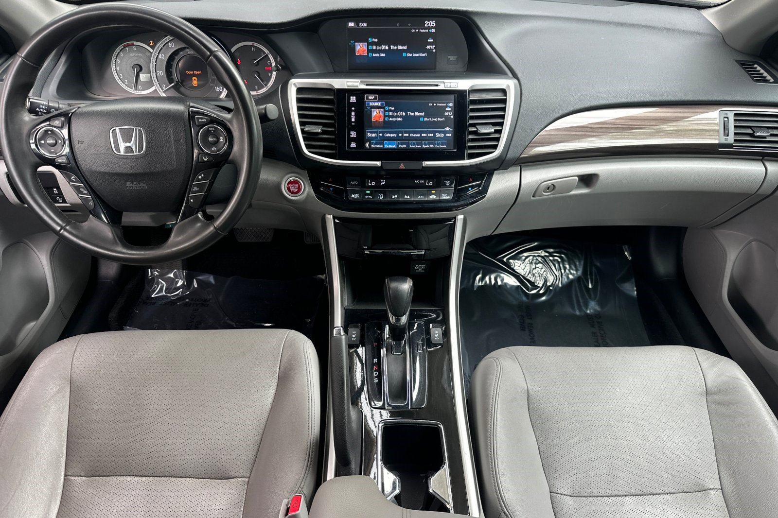 Used 2017 Honda Accord Touring image 17