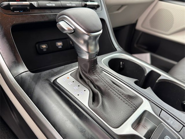 Used 2023 Kia Carnival LX image 30