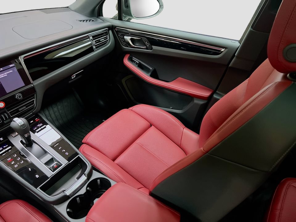 New 2026 Porsche Macan Turbo AWD/4WD image 26