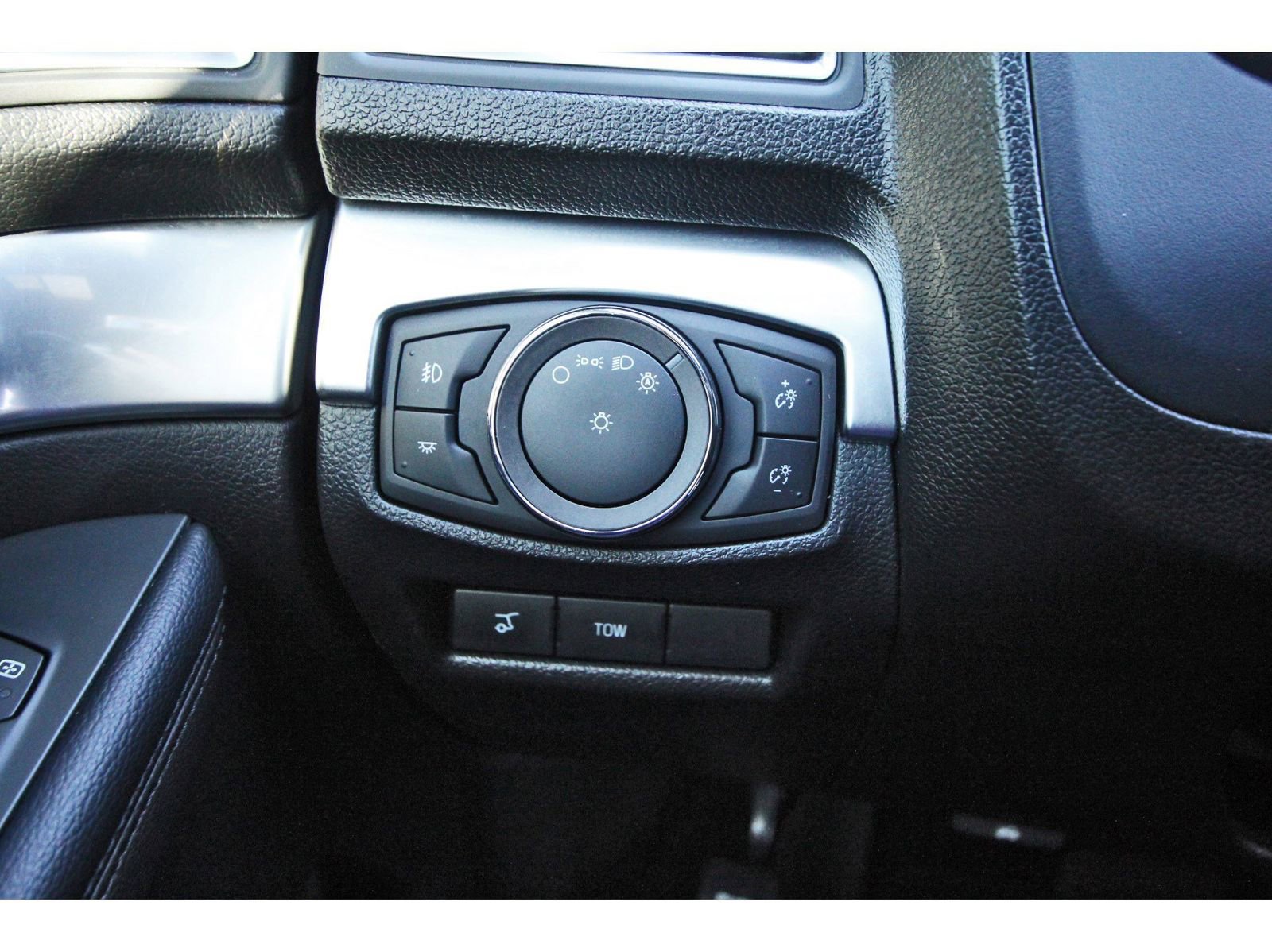 Used 2018 Ford Explorer Sport w/ Equipment Group 401A image 22