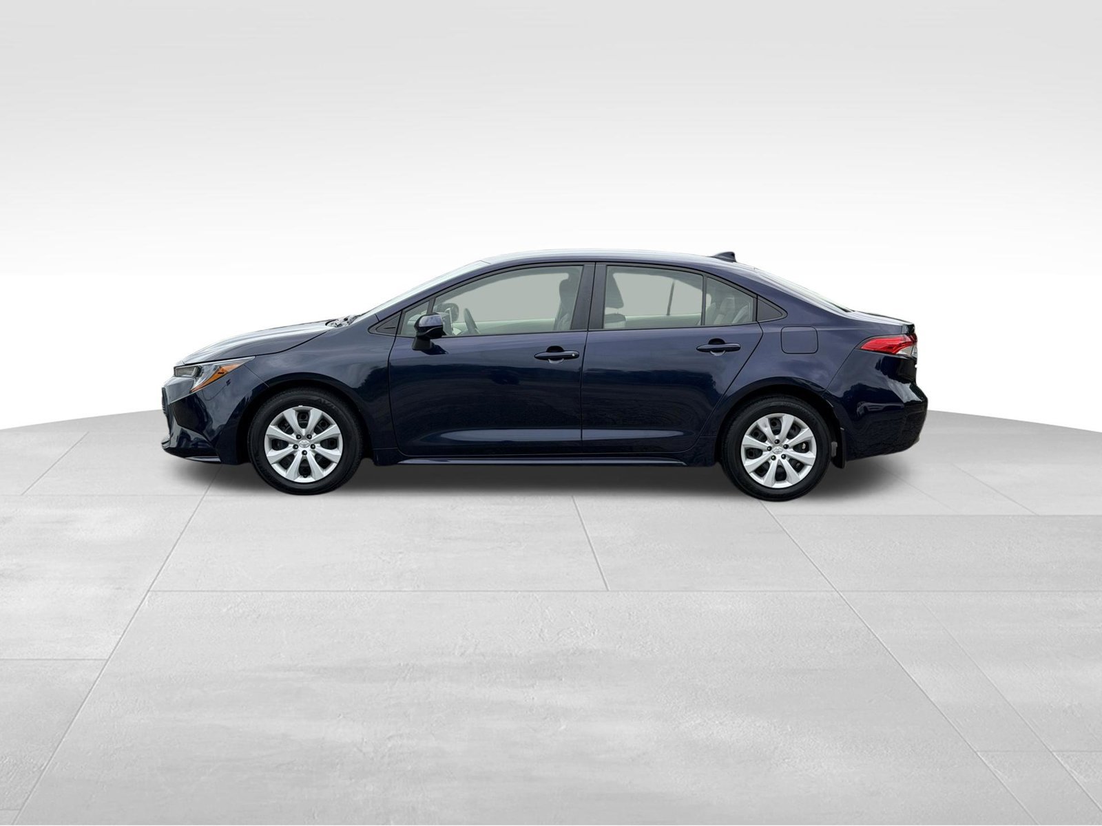 Used 2024 Toyota Corolla LE FWD image 4