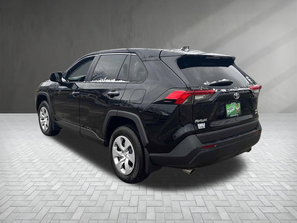 Used 2023 Toyota RAV4 LE image 3