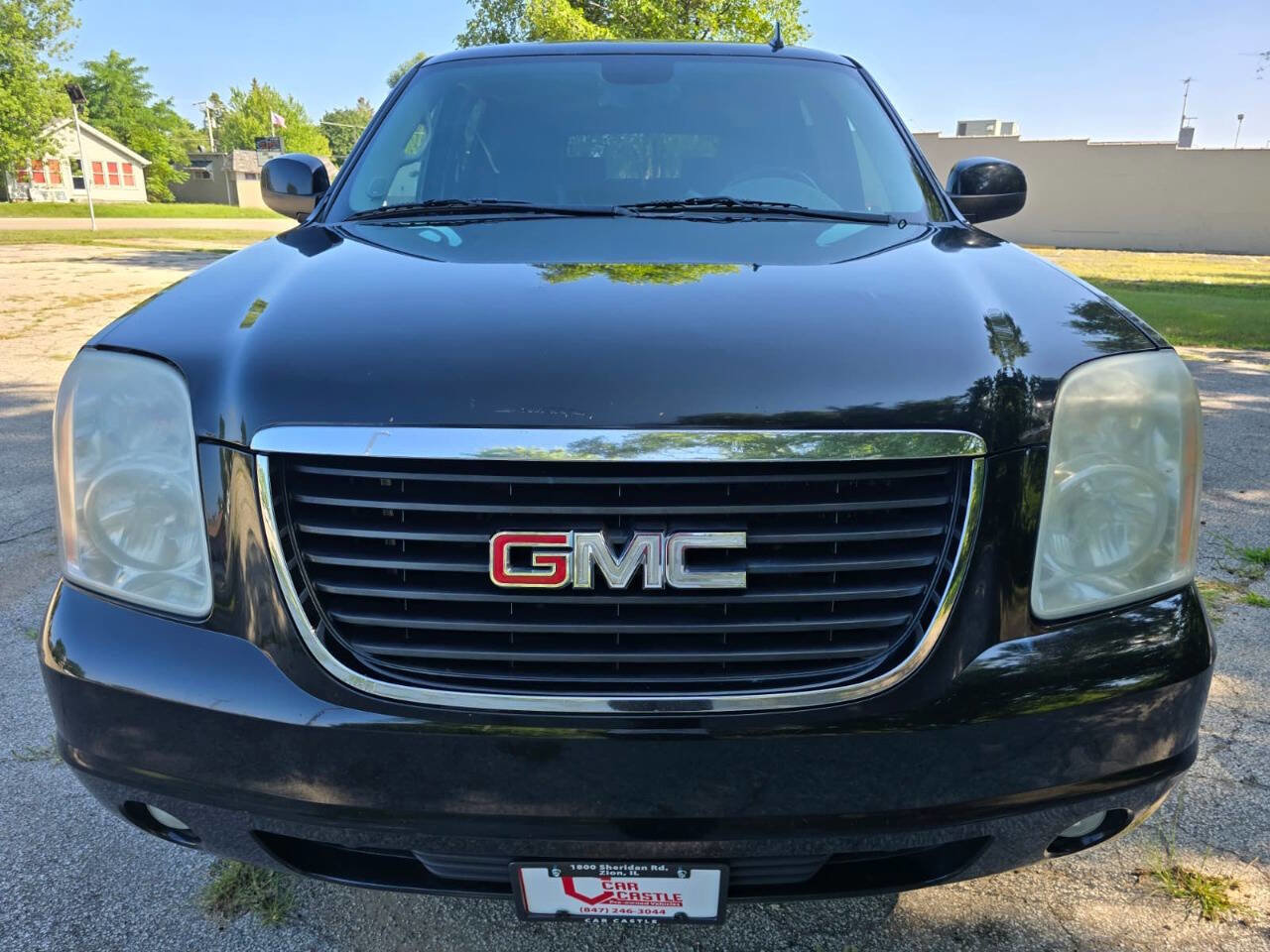 Used 2011 GMC Yukon XL SLT image 2