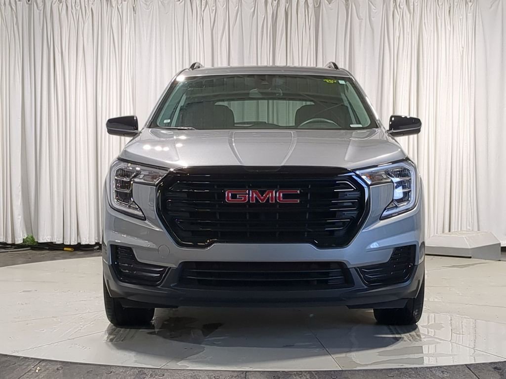 Used 2023 GMC Terrain SLE w/ Driver Convenience Package image 17