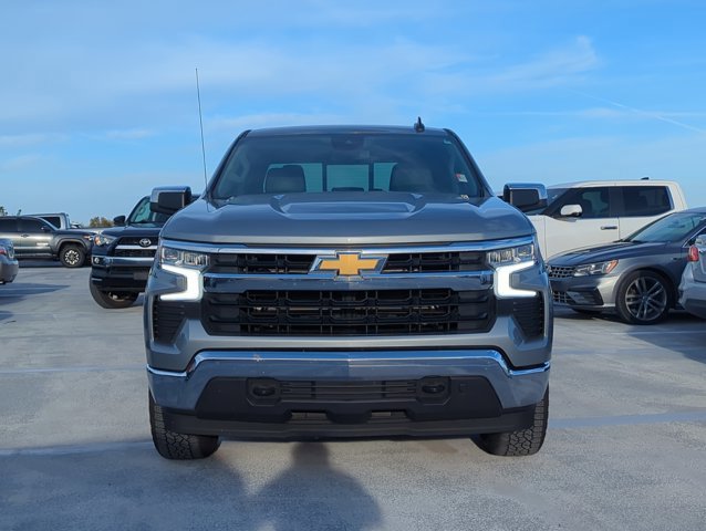 Used 2025 Chevrolet Silverado 1500 LT image 2