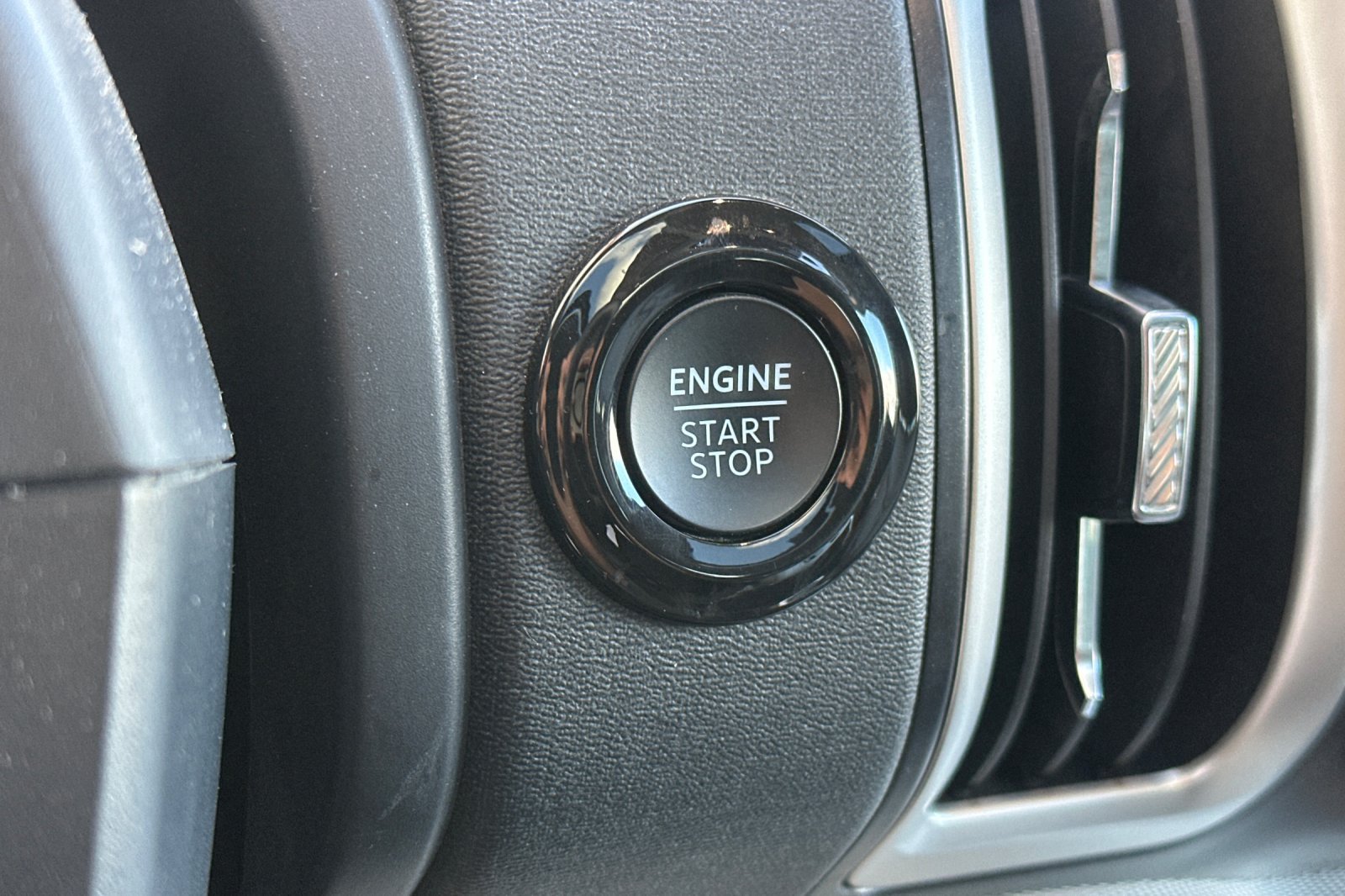 Used 2025 Ford Expedition Active AWD/4WD image 27
