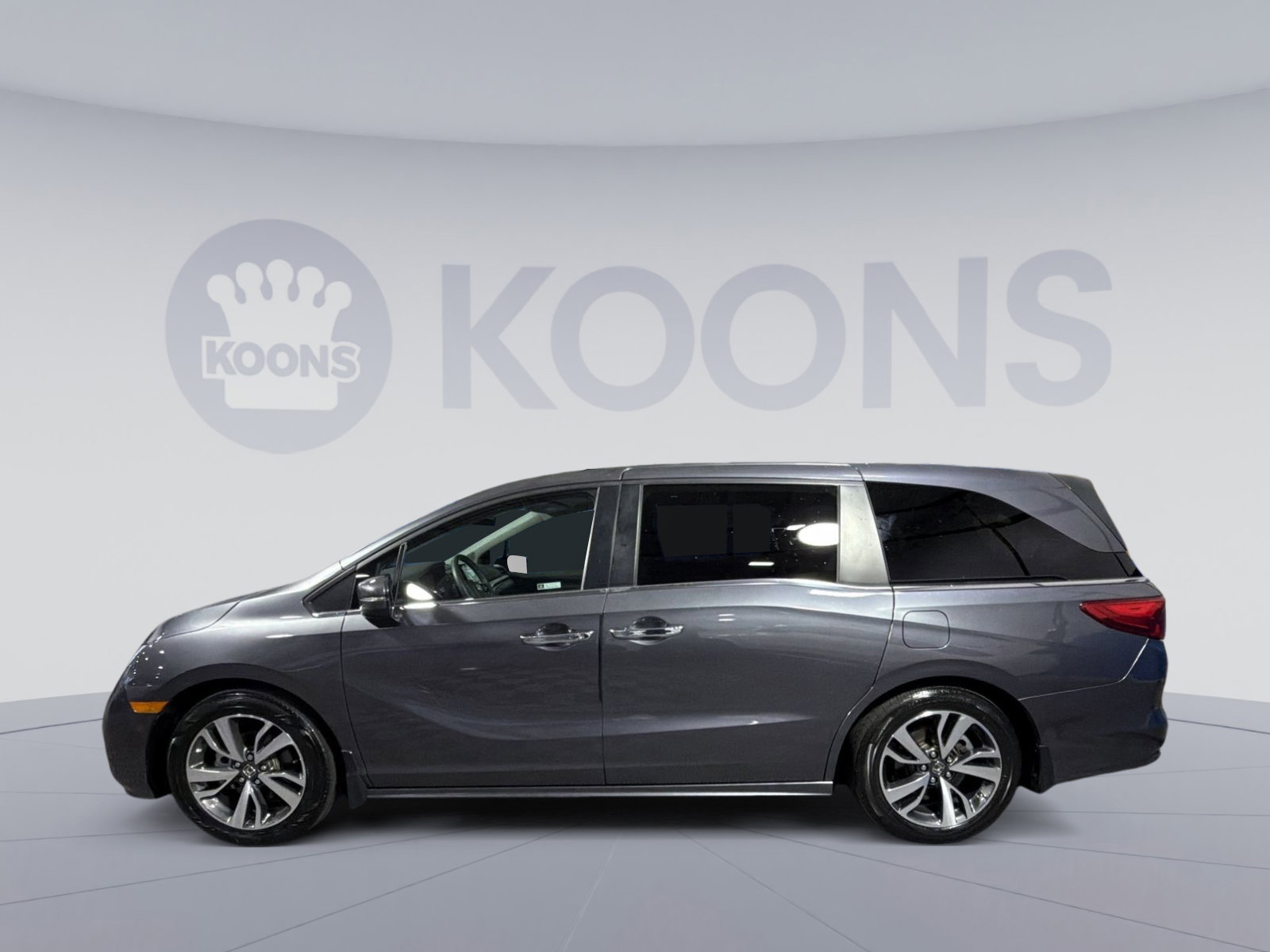 Used 2023 Honda Odyssey Touring image 2