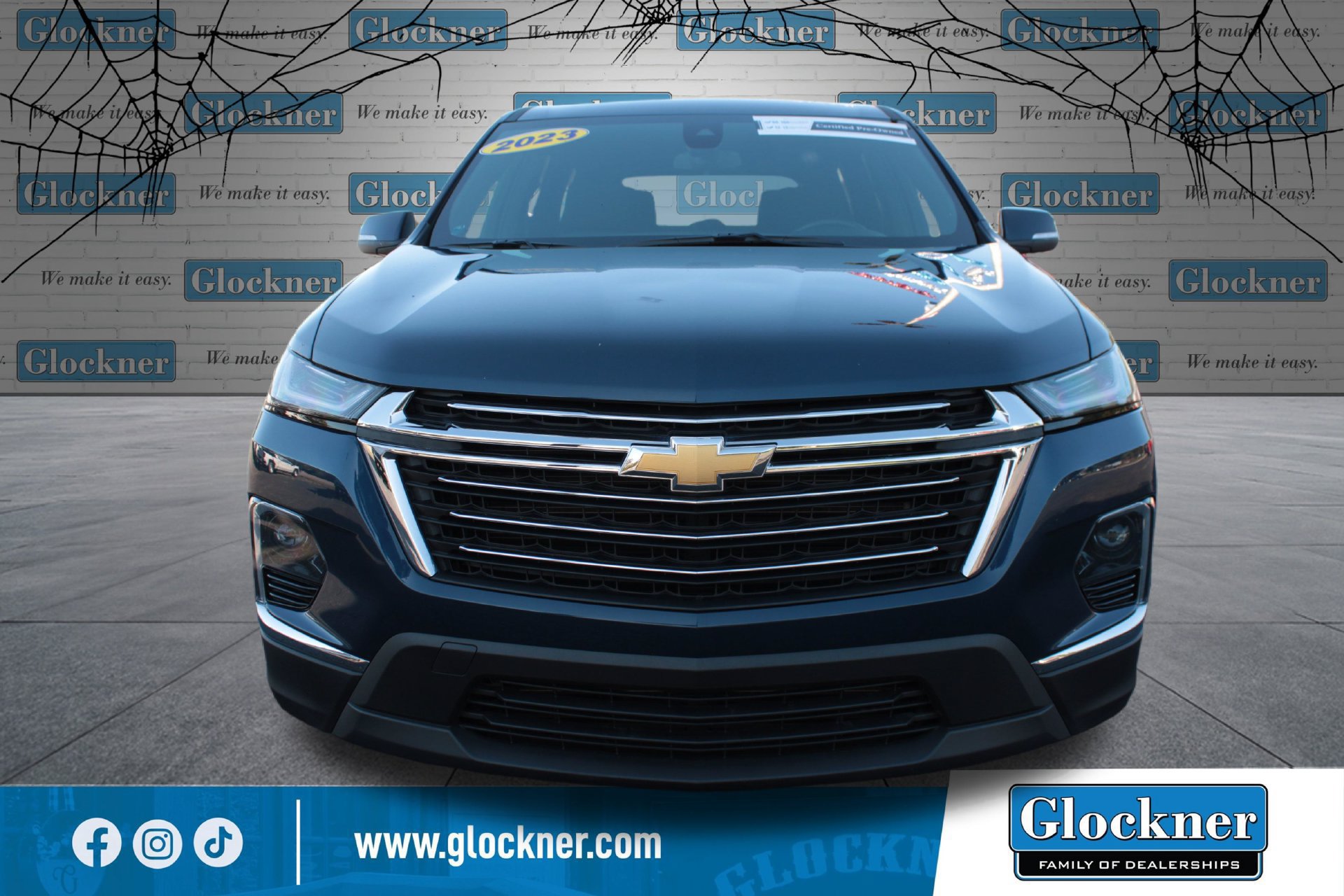 Used 2023 Chevrolet Traverse LT FWD image 2