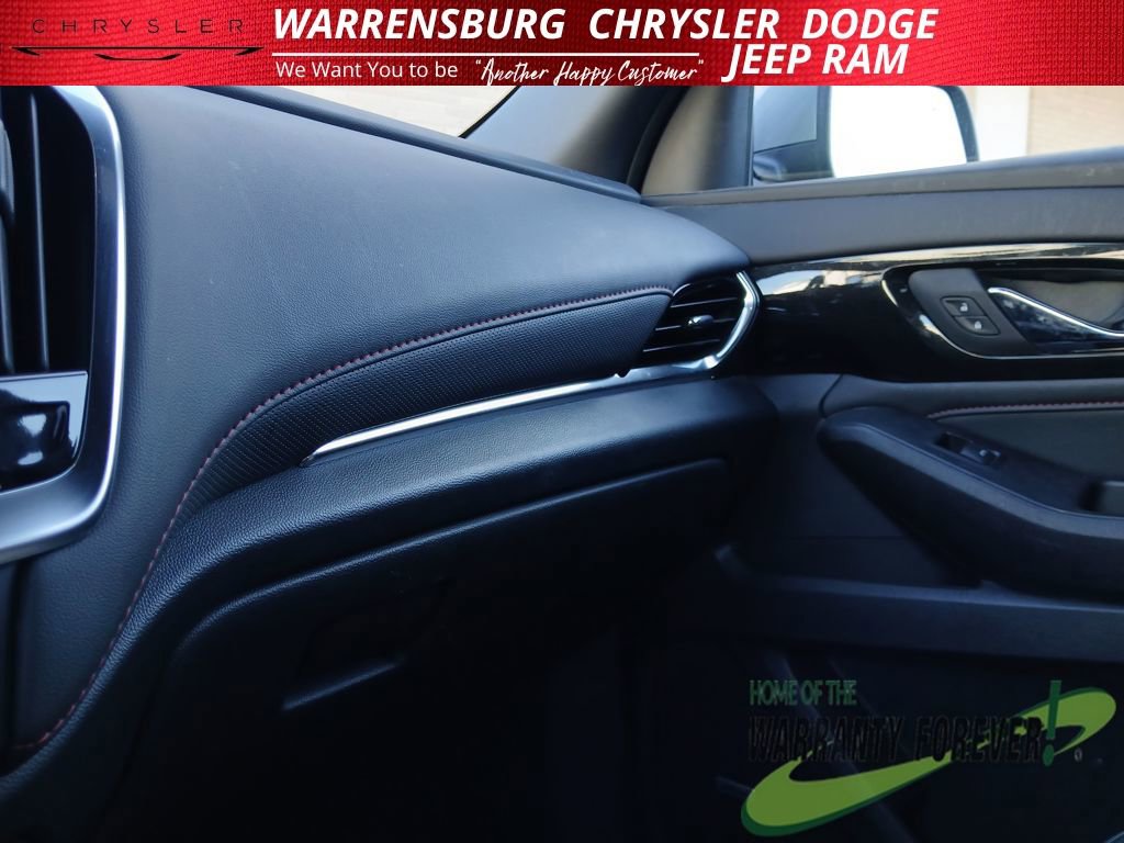 Used 2024 Chevrolet Traverse RS image 29