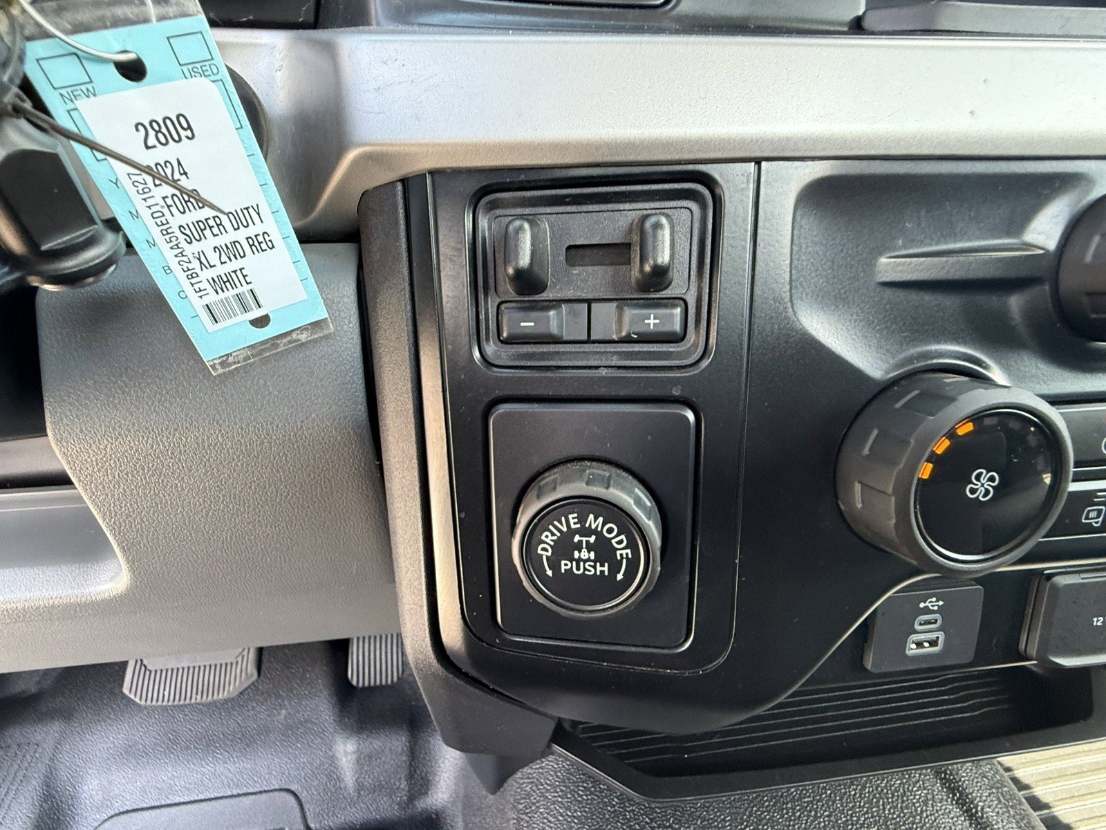 Used 2024 Ford F250 XL image 14