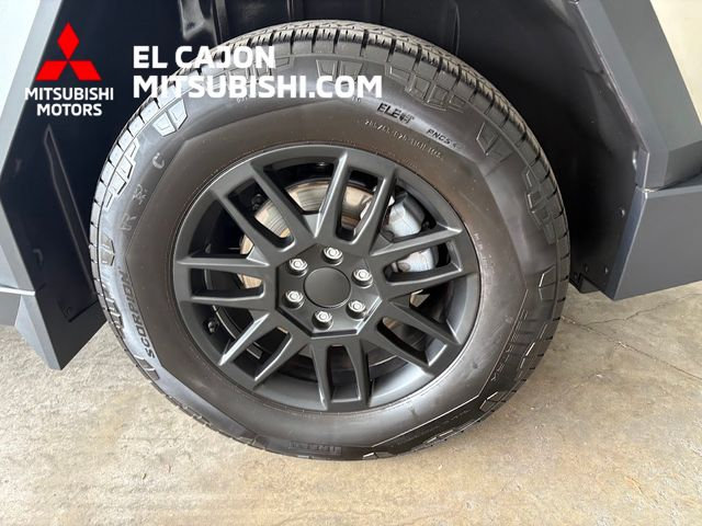 Used 2024 Tesla Cybertruck AWD Crew Cab image 6