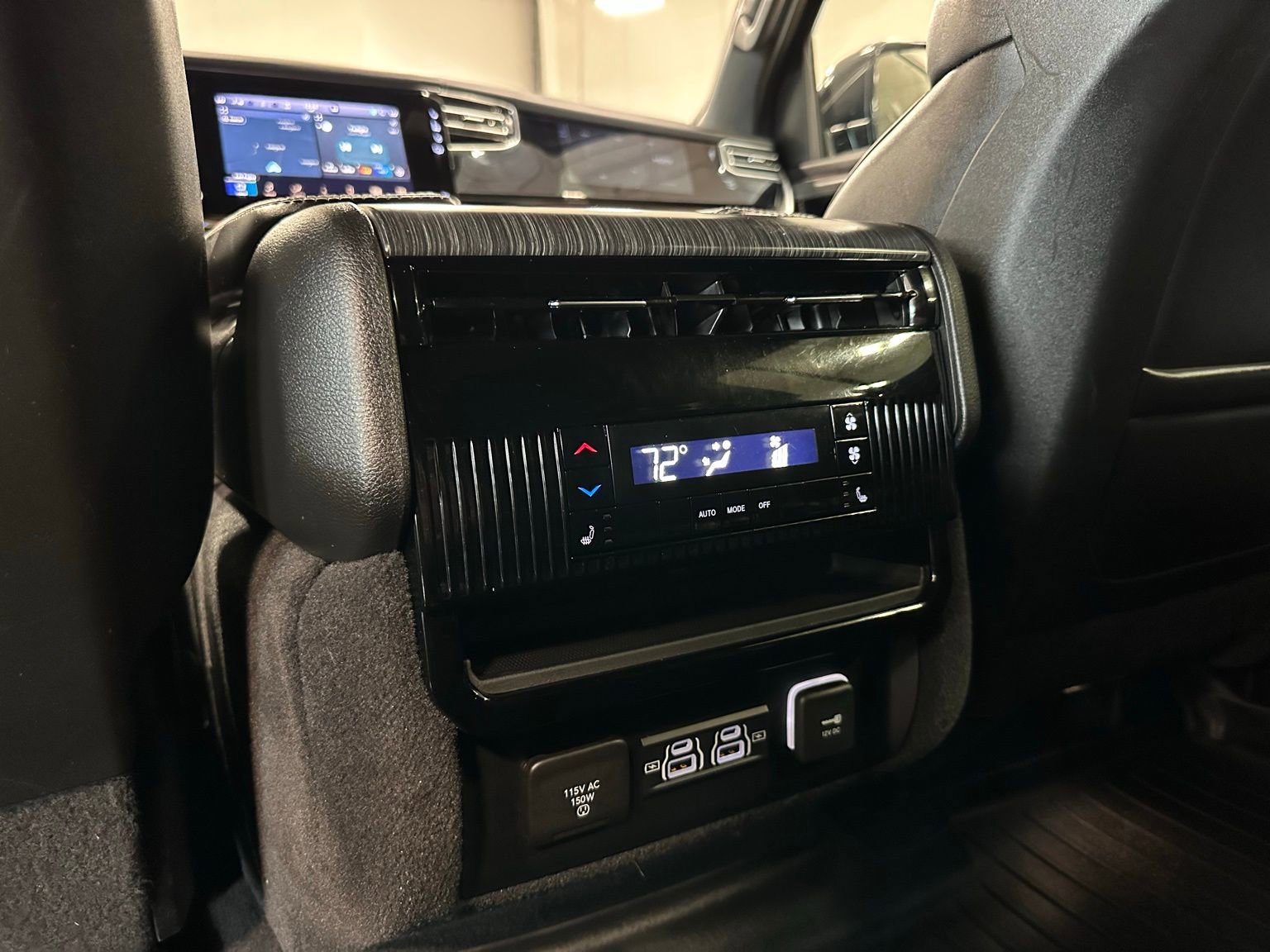 Used 2023 Jeep Wagoneer Series III w/ Preferred Equipment Group image 44