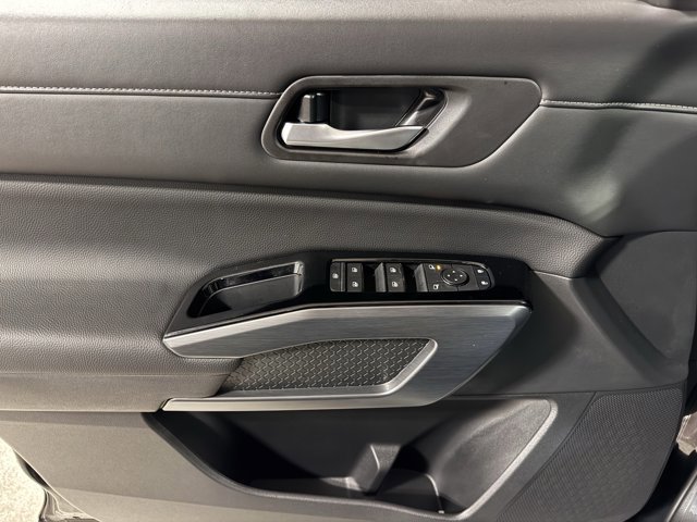 New 2025 Nissan Pathfinder SL image 21