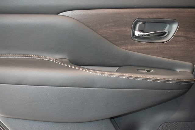 Used 2023 Nissan Murano Platinum AWD/4WD image 18