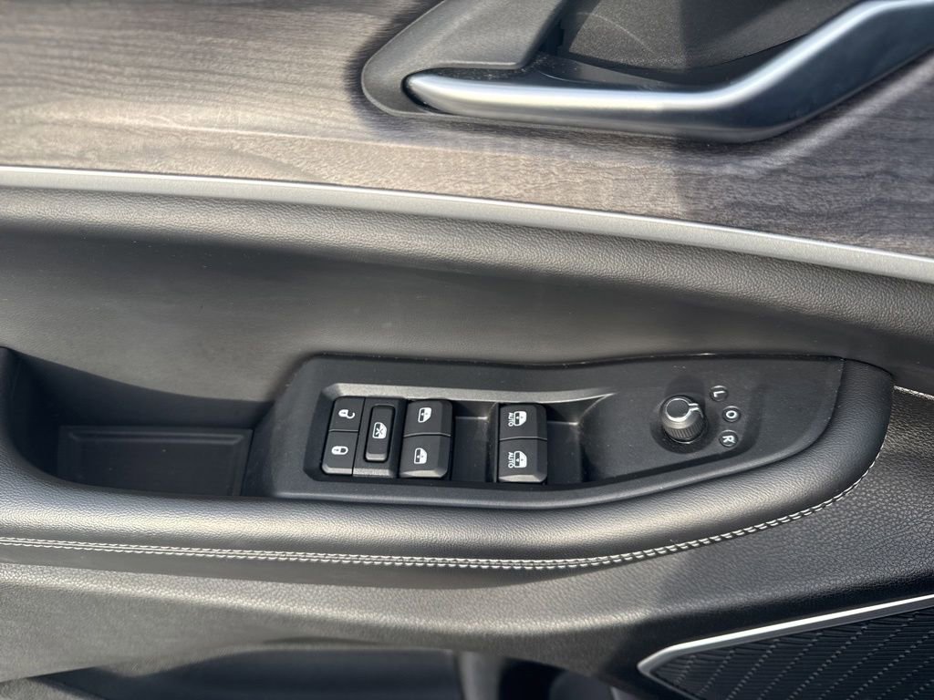 Used 2023 Jeep Grand Cherokee 4WD 4xe image 17