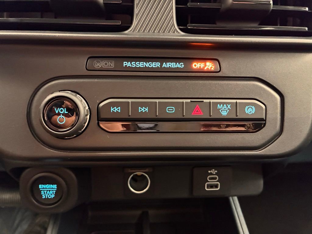 New 2025 Ford Maverick XLT w/ Black Appearance Package image 4