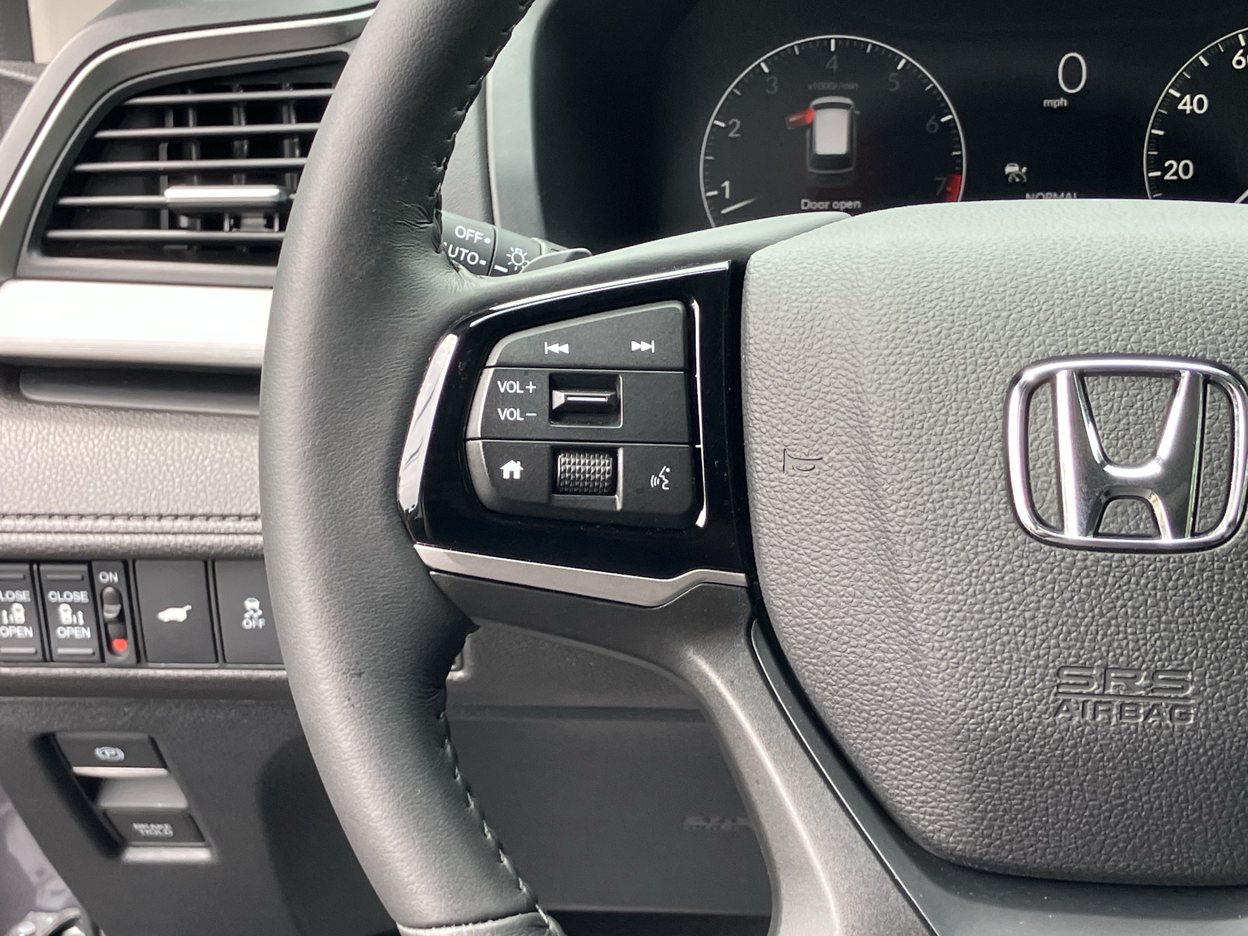 Used 2026 Honda Odyssey EX-L image 21