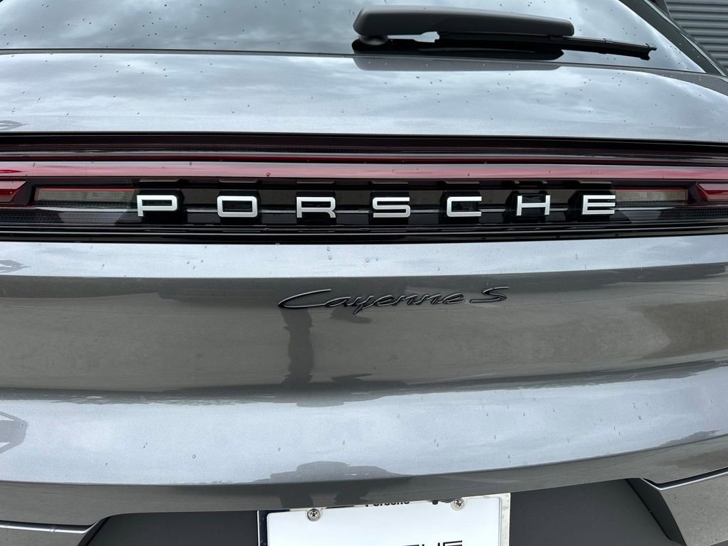 Certified 2025 Porsche Cayenne S AWD/4WD image 14