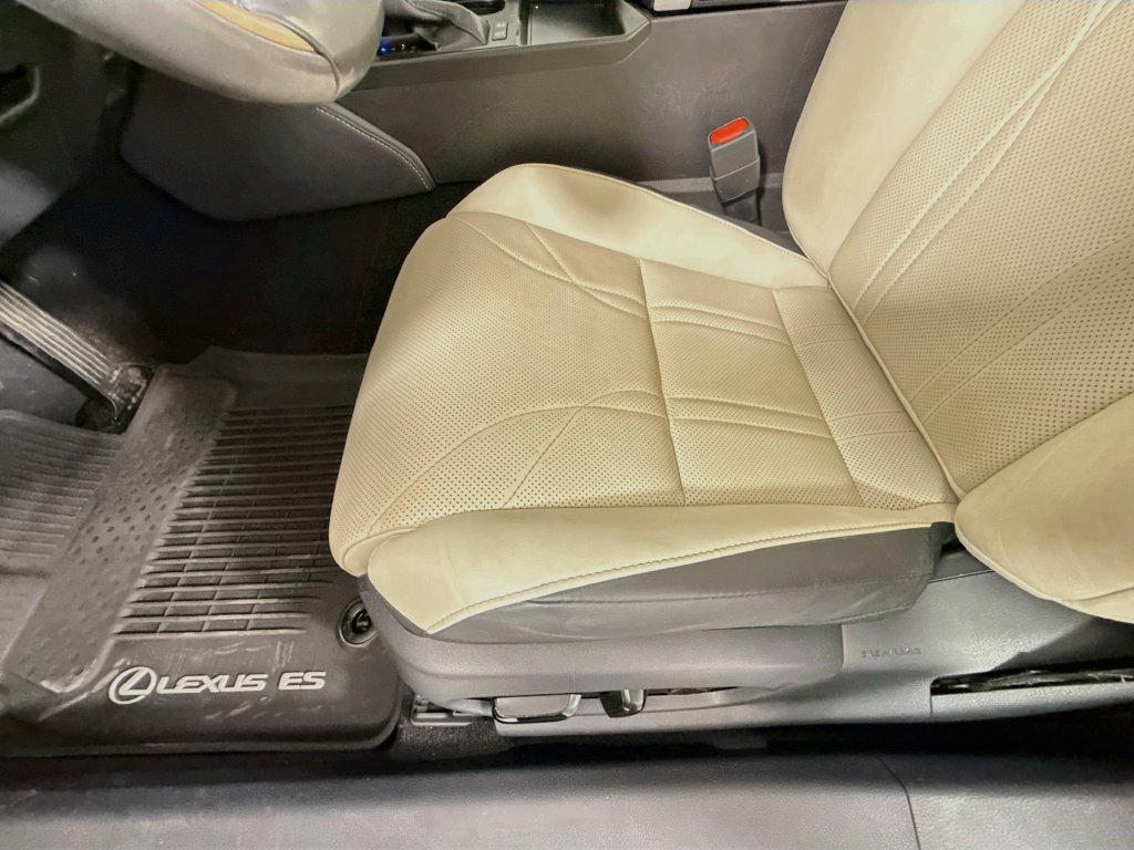 Certified 2024 Lexus ES 300h Ultra Luxury w/ Accessory Package (Z2) FWD image 19