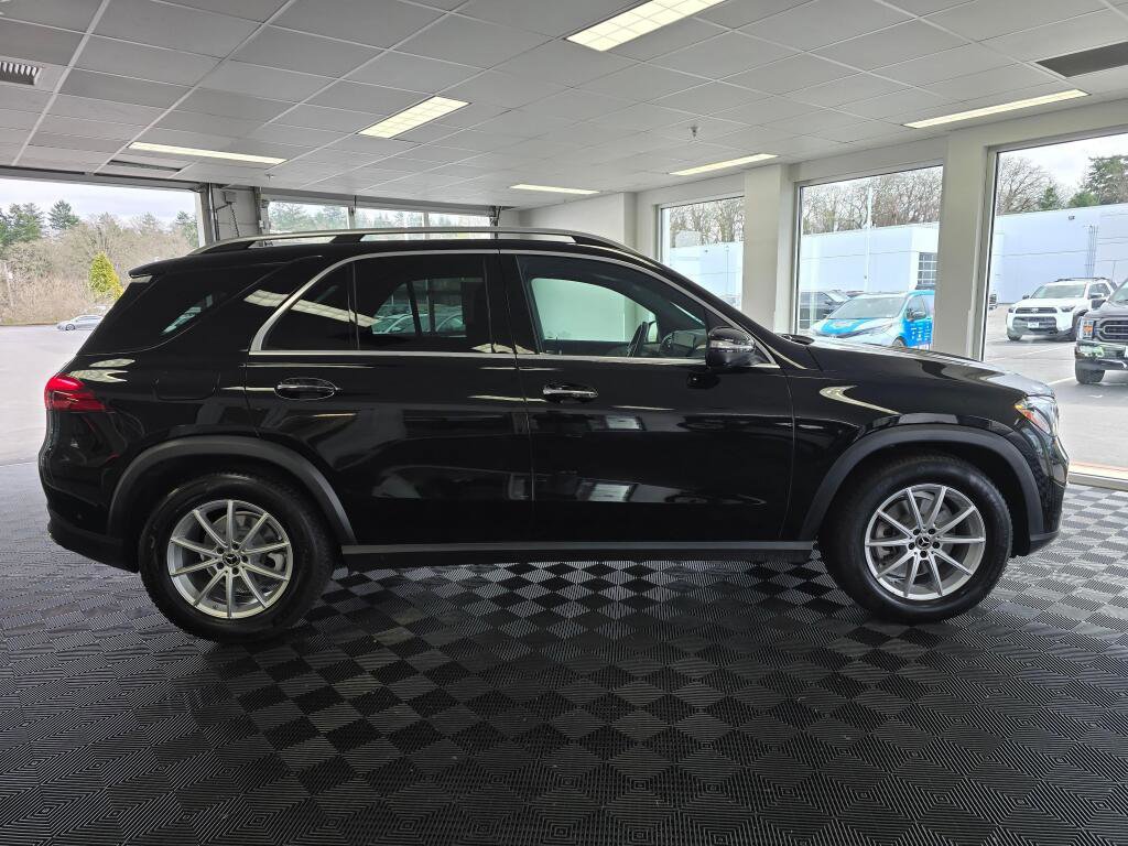 Used 2025 Mercedes-Benz GLE 350 4MATIC image 3