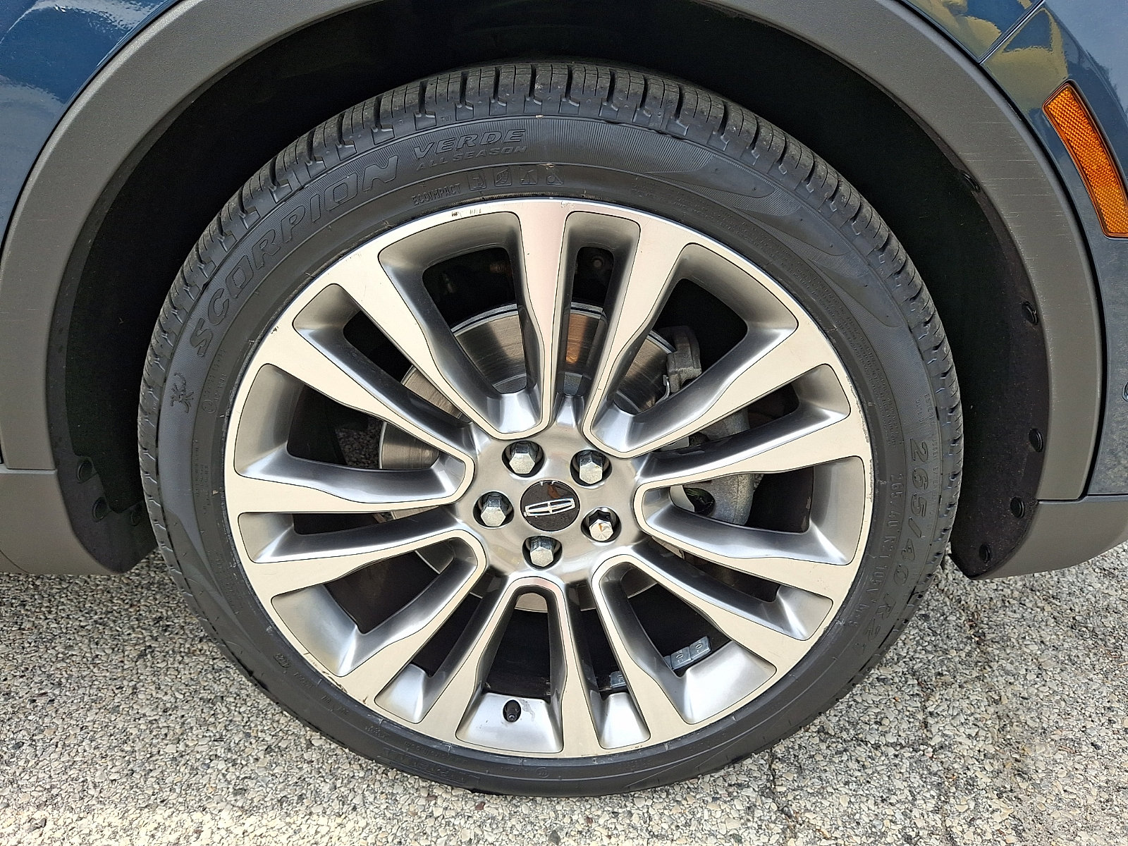 Used 2016 Lincoln MKX Reserve w/ Luxury Package image 9