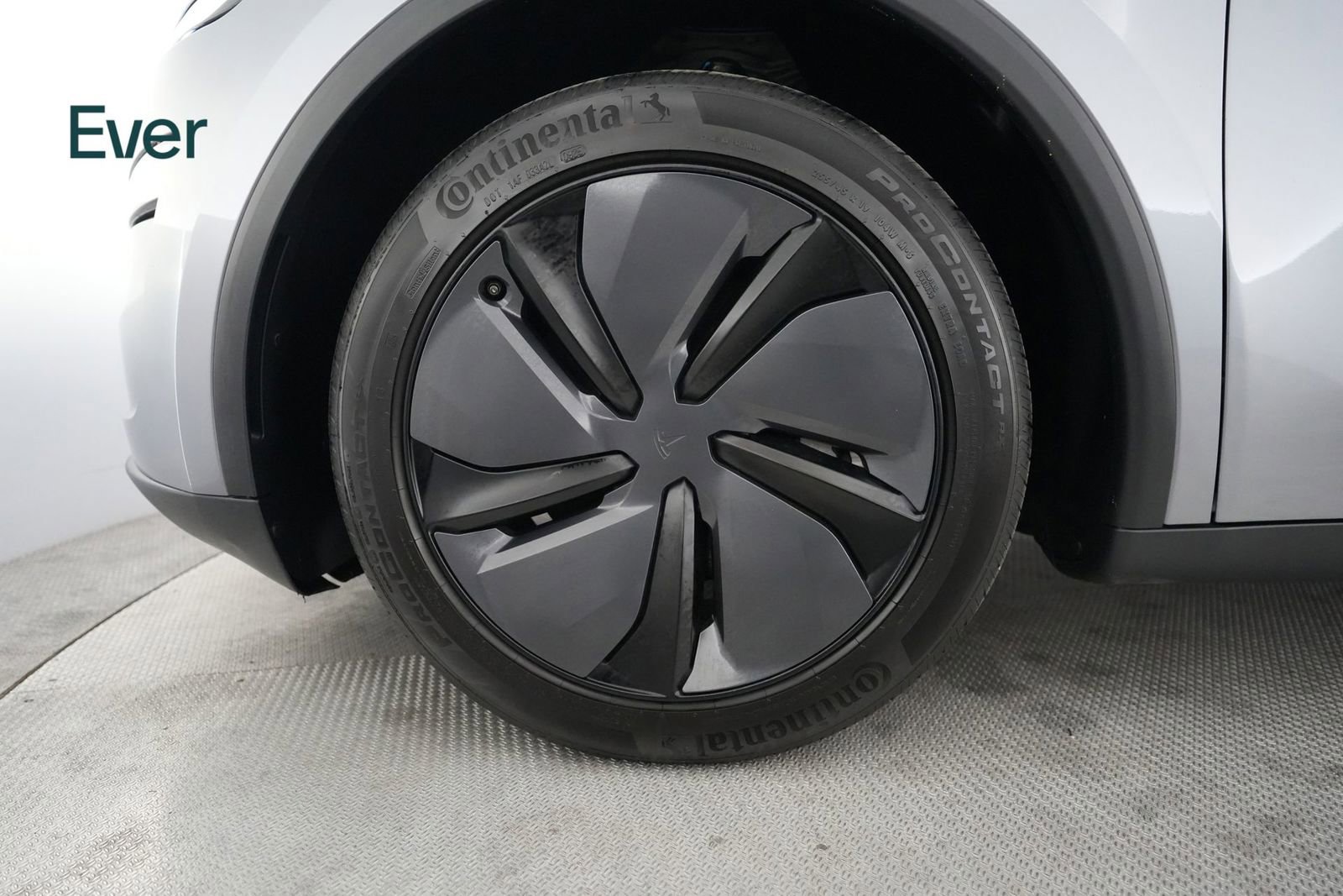 Used 2026 Tesla Model Y 2WD image 19
