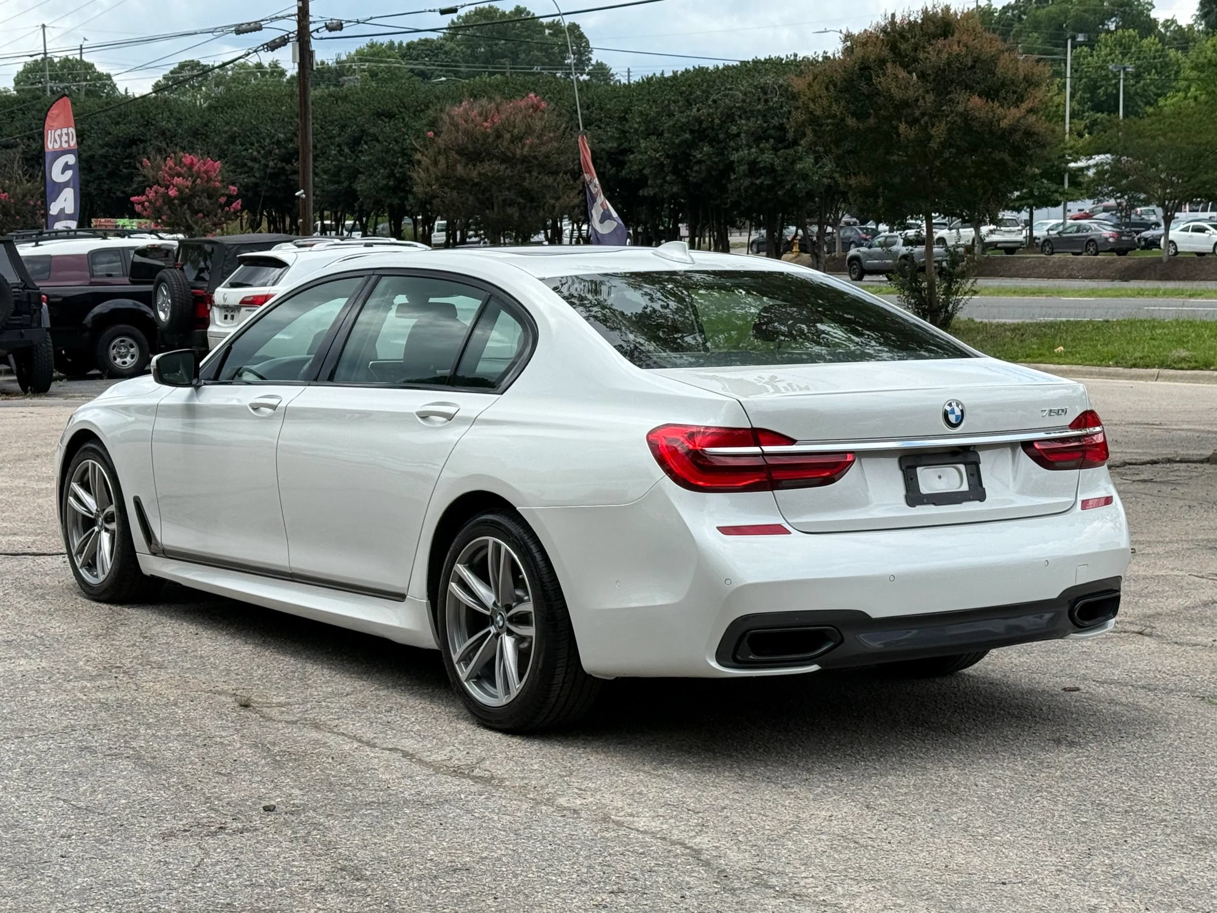 Used 2017 BMW 750i RWD image 7