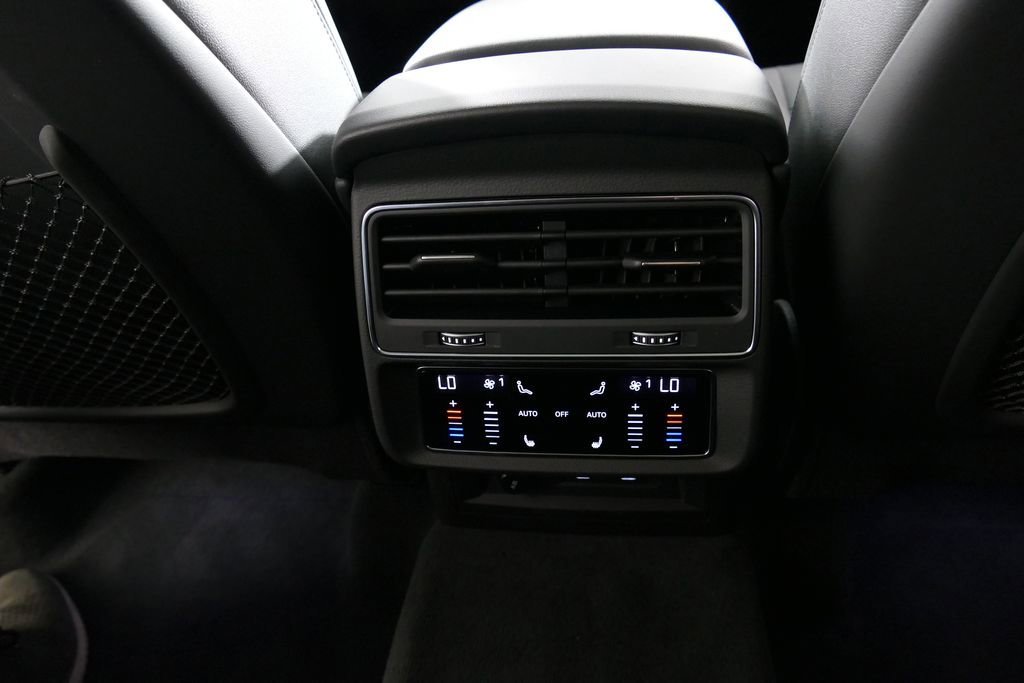 Used 2025 Audi Q7 3.0T Premium Plus w/ Premium Plus Package AWD/4WD image 6