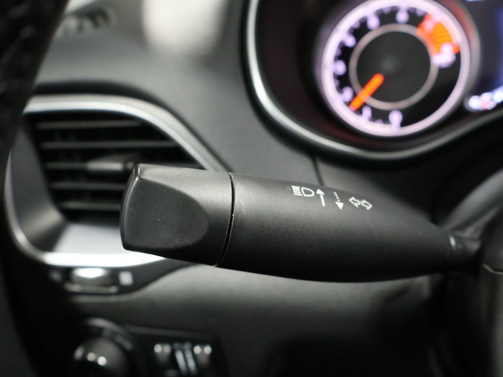 Used 2021 Jeep Cherokee Trailhawk image 37