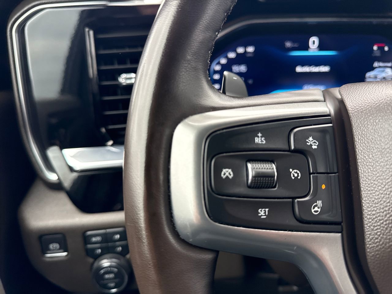 Used 2024 Chevrolet Silverado 1500 LT image 30