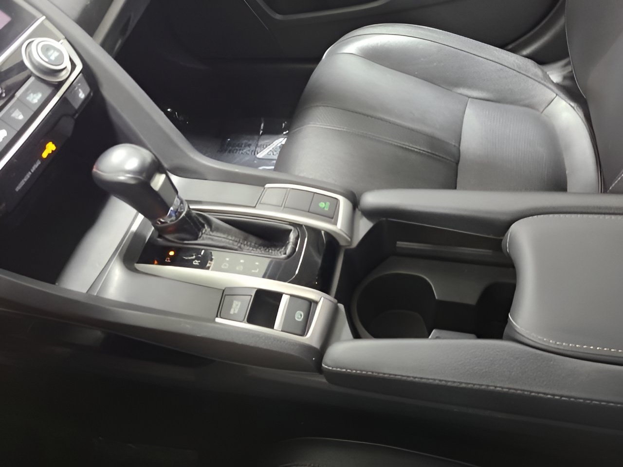 Used 2016 Honda Civic Touring image 32