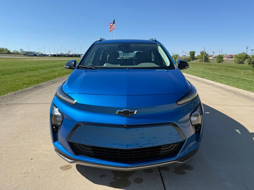 Used 2023 Chevrolet Bolt EUV Premier w/ Sun & Sound Package image 10
