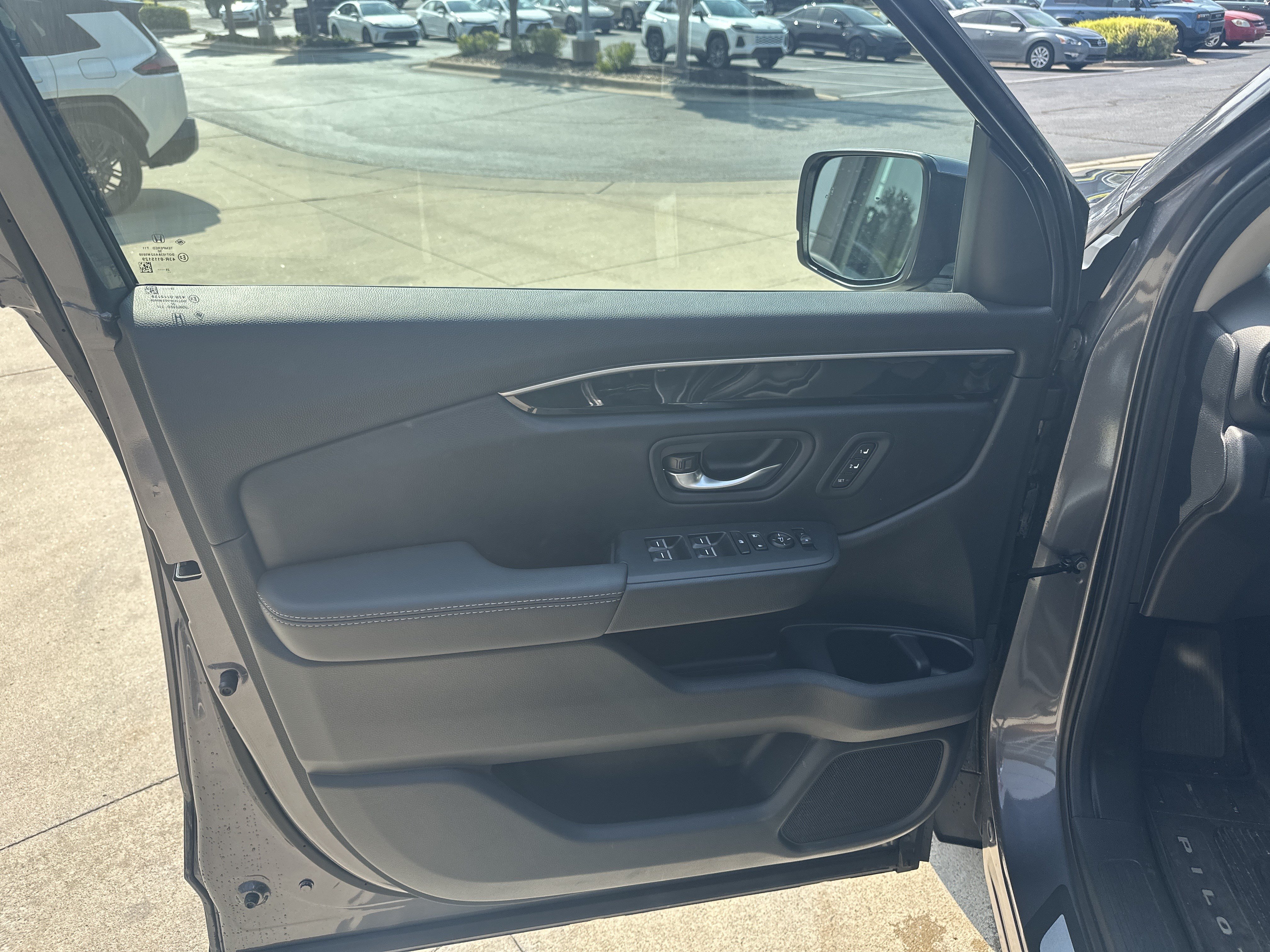 Used 2025 Honda Pilot EX-L image 13