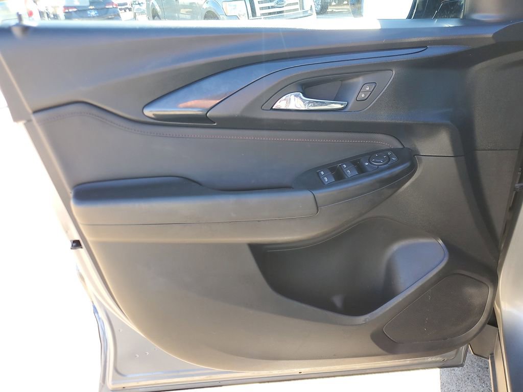 Used 2023 Chevrolet TrailBlazer RS w/ Convenience Package image 15