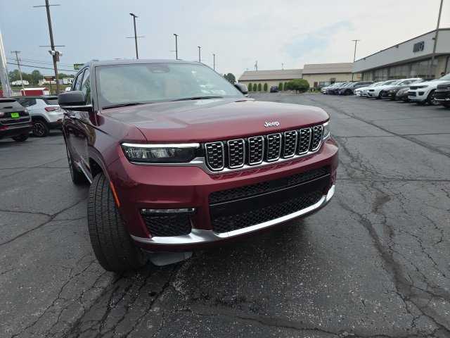 Used 2025 Jeep Grand Cherokee L Summit AWD/4WD image 9