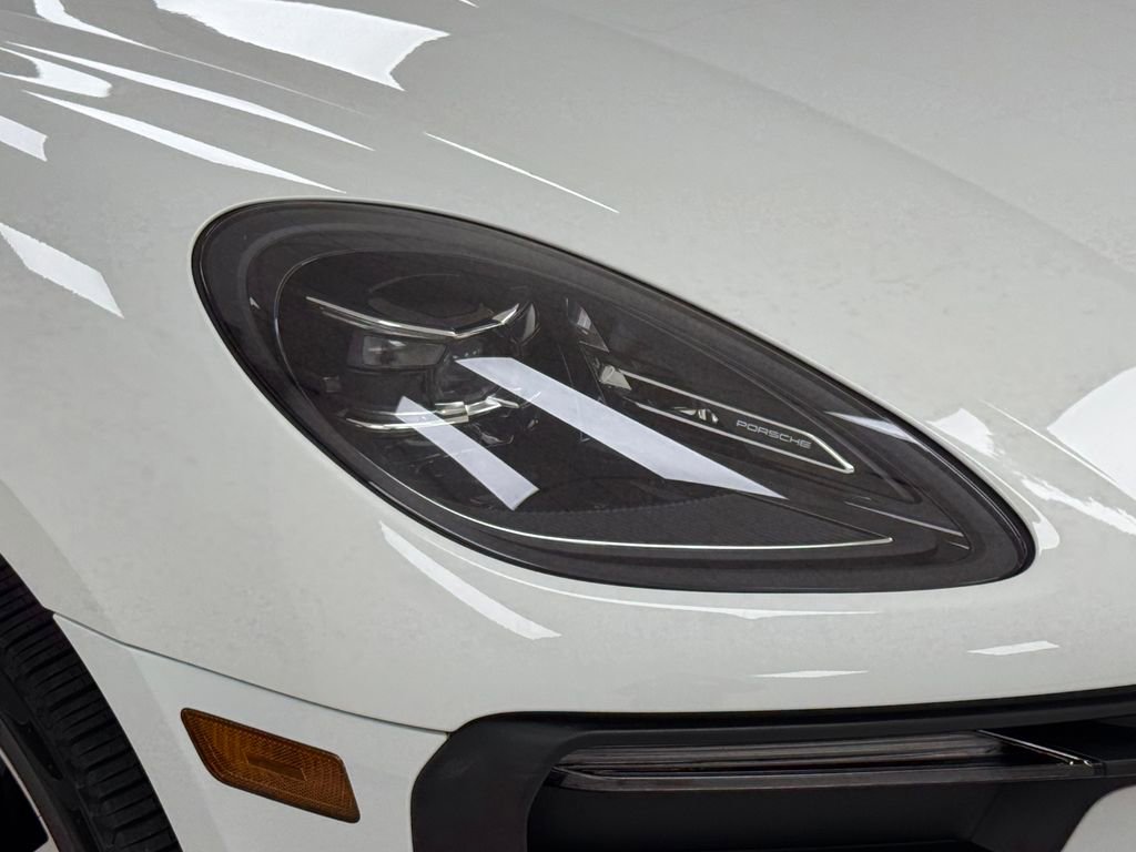 Used 2024 Porsche Macan w/ Premium Plus Package image 39