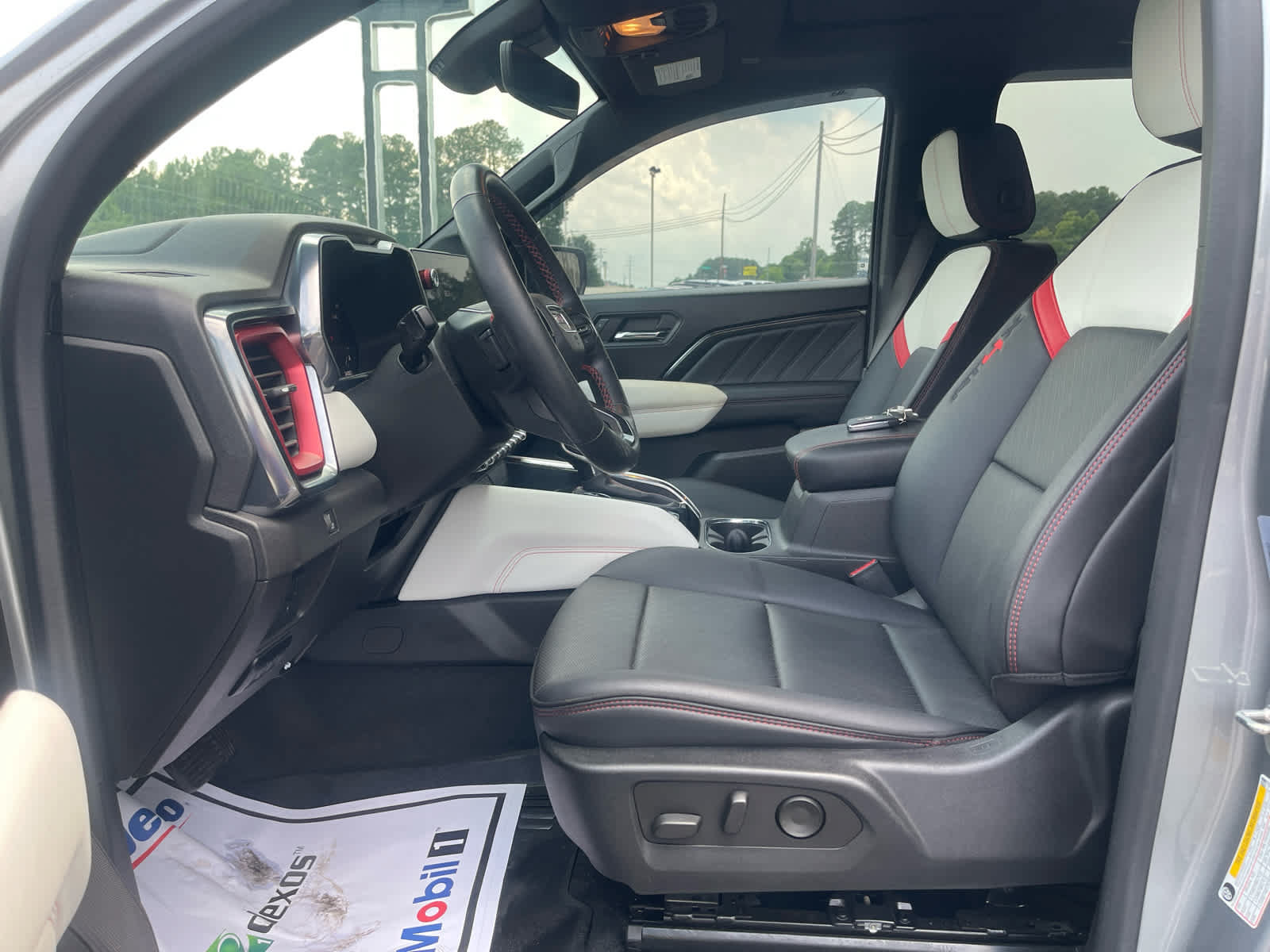 Used 2023 GMC Canyon AT4X AWD/4WD image 13