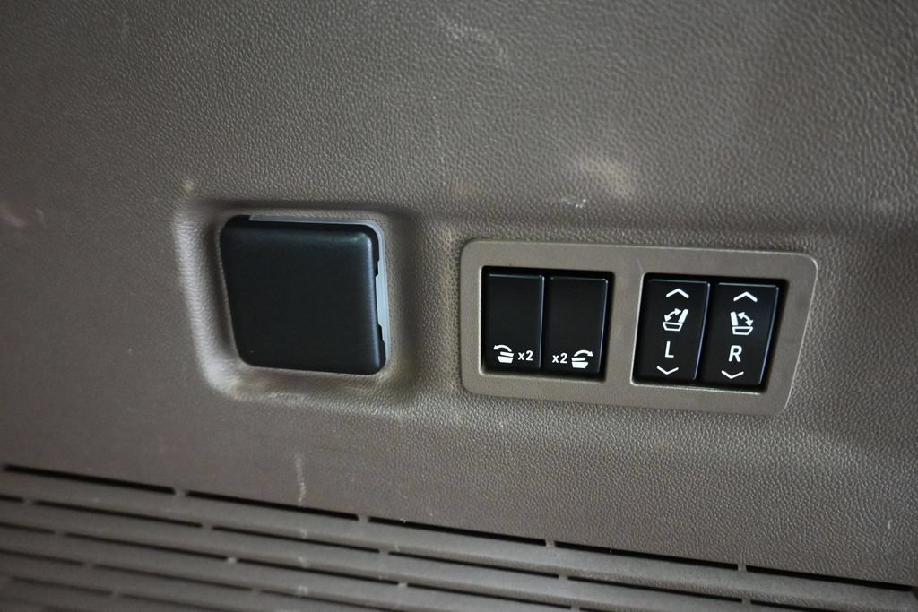 Used 2023 GMC Yukon XL Denali AWD/4WD image 66