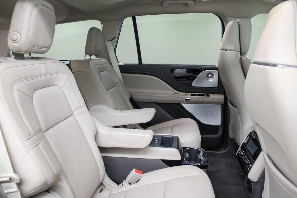 Used 2020 Lincoln Aviator Reserve w/ Equipment Group 202A AWD/4WD image 27
