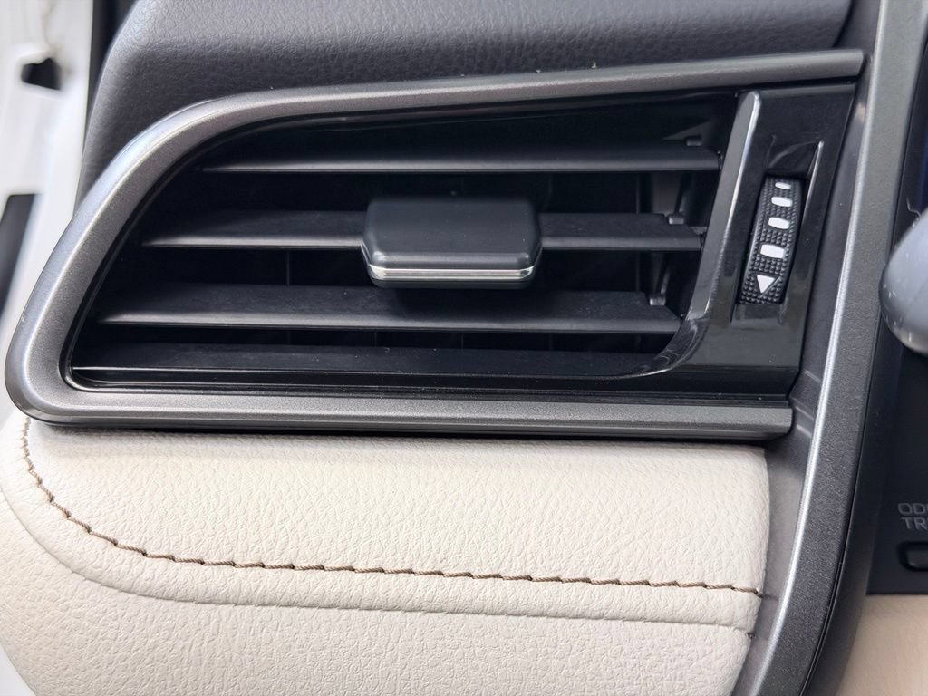 Used 2020 Toyota Camry LE FWD image 34