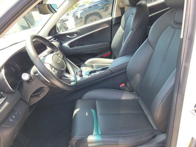 Used 2025 Genesis G70 2.5T image 7