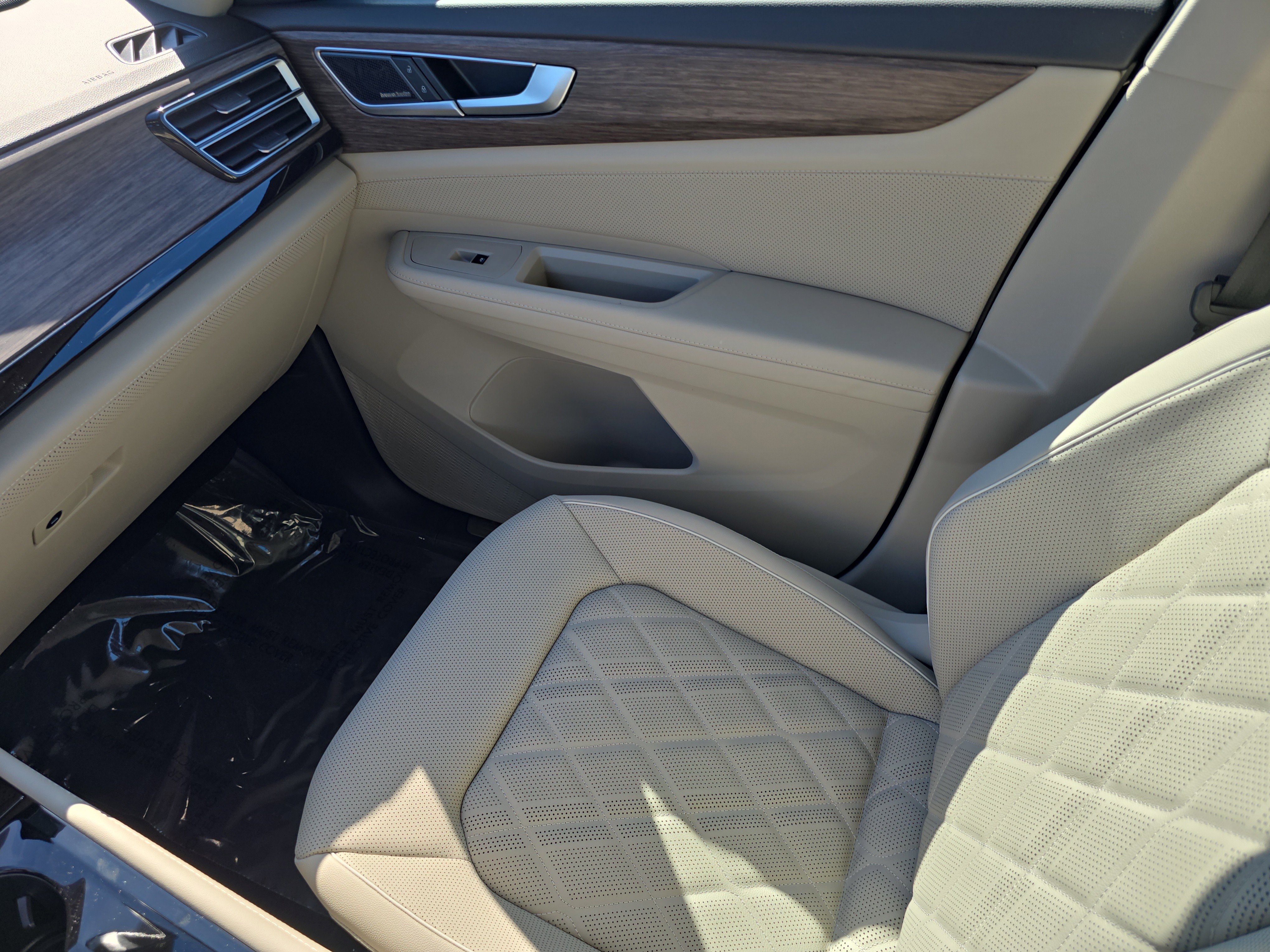 New 2026 Volkswagen Atlas SEL Premium R-Line image 14